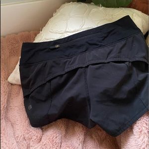 LULU size 4 shorts